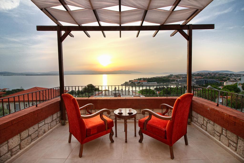 Pasha Port Hotel & Restaurant Alacati Exterior photo